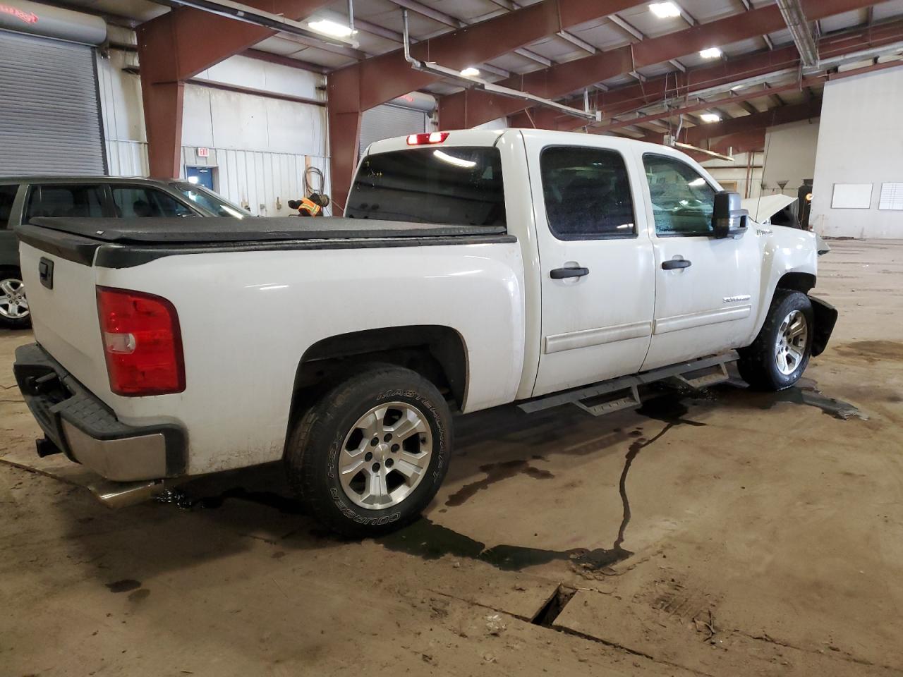 2011 Chevrolet Silverado - Image 3