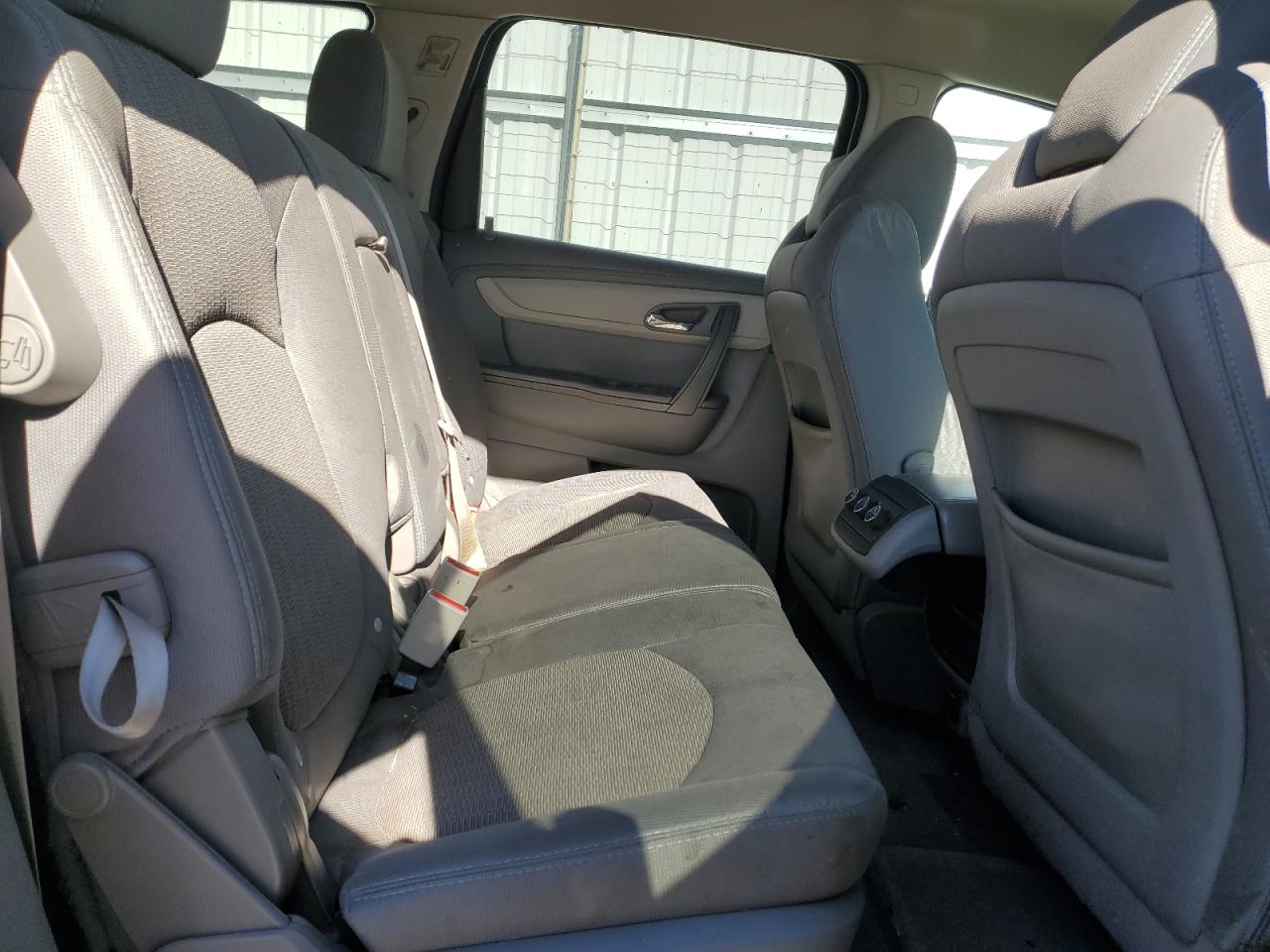 2015 Chevrolet Traverse - Image 11