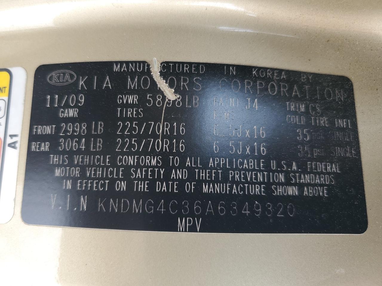 2010 Kia Sedona - Image 15