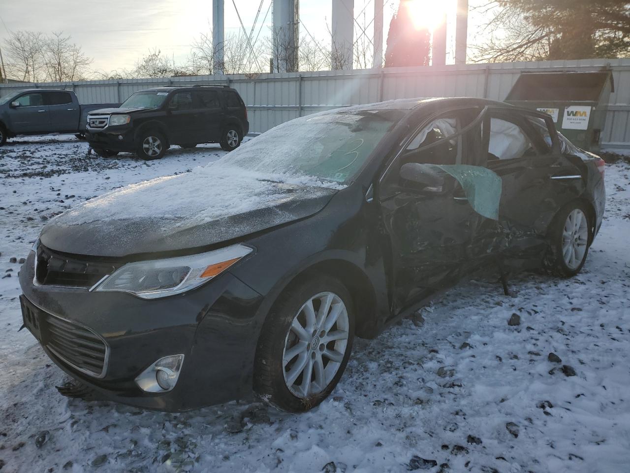 2013 Toyota Avalon - Image 1