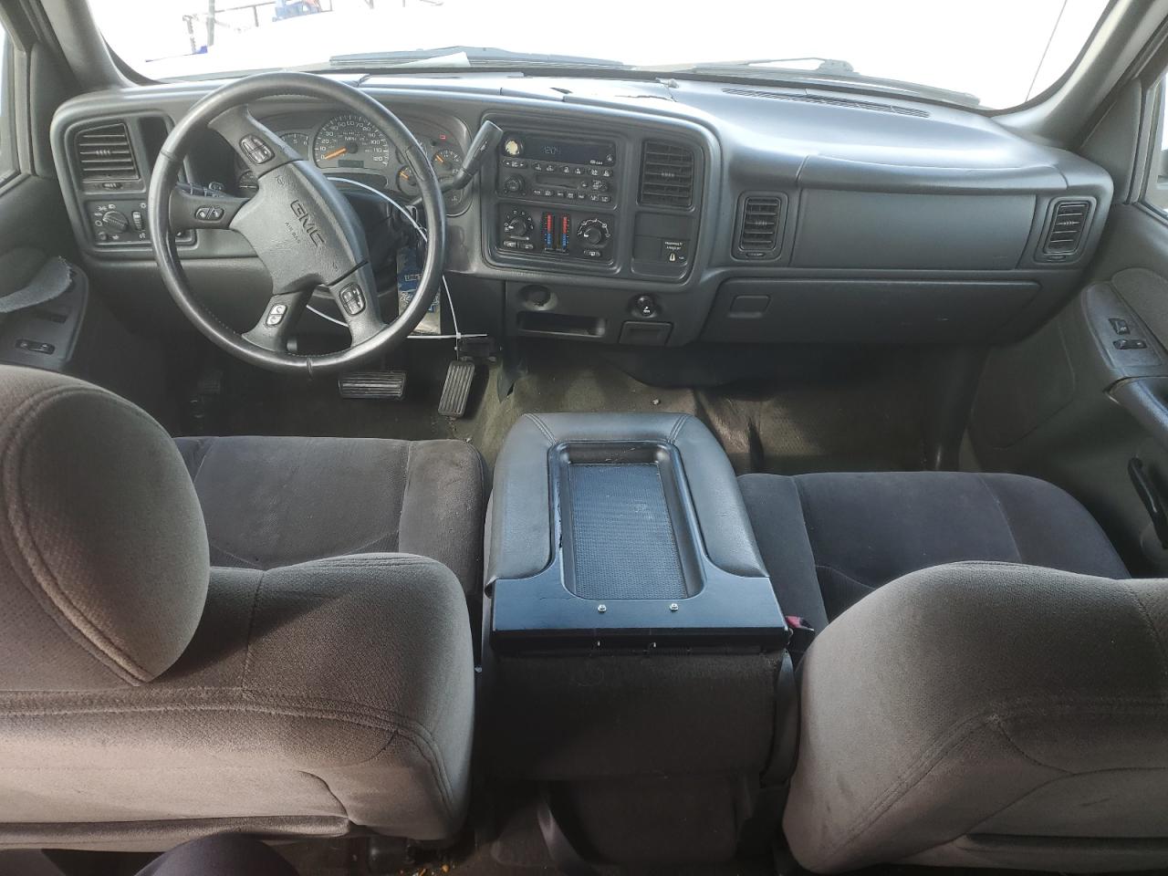 2003 GMC Sierra - Image 8