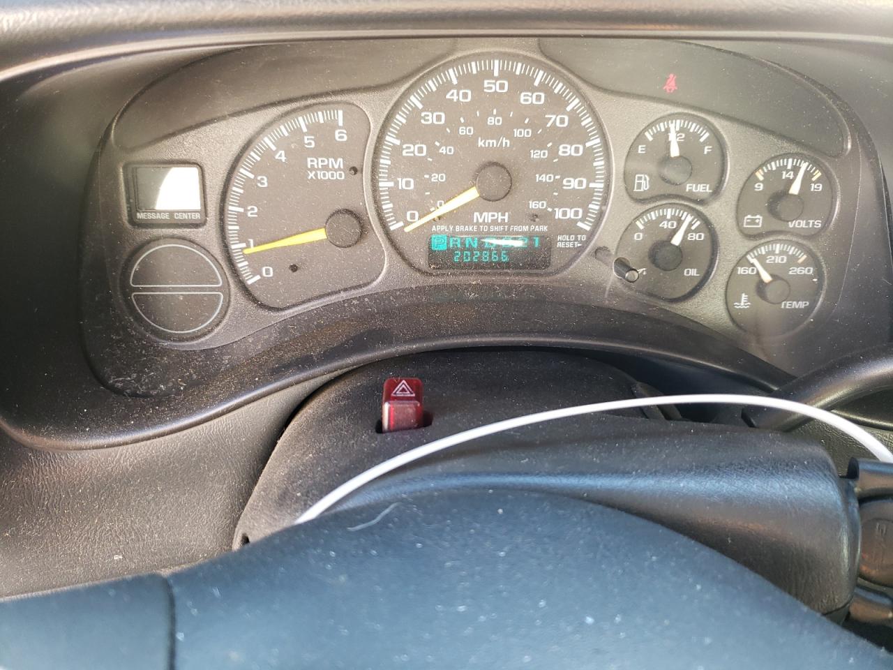 2000 GMC Sierra - Image 9
