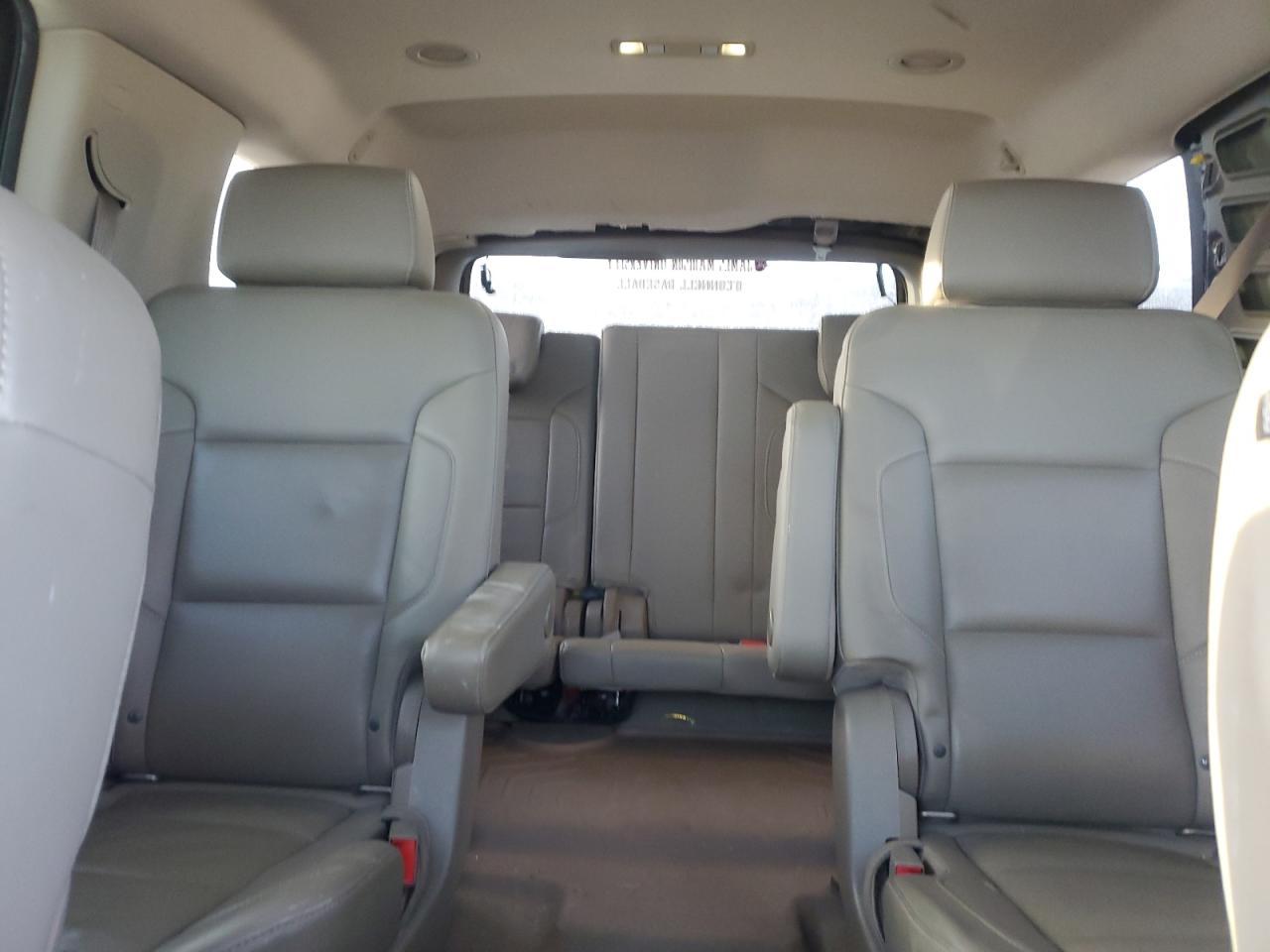 2015 GMC Yukon - Image 10