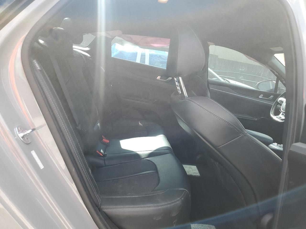 2022 Kia K5 - Image 11