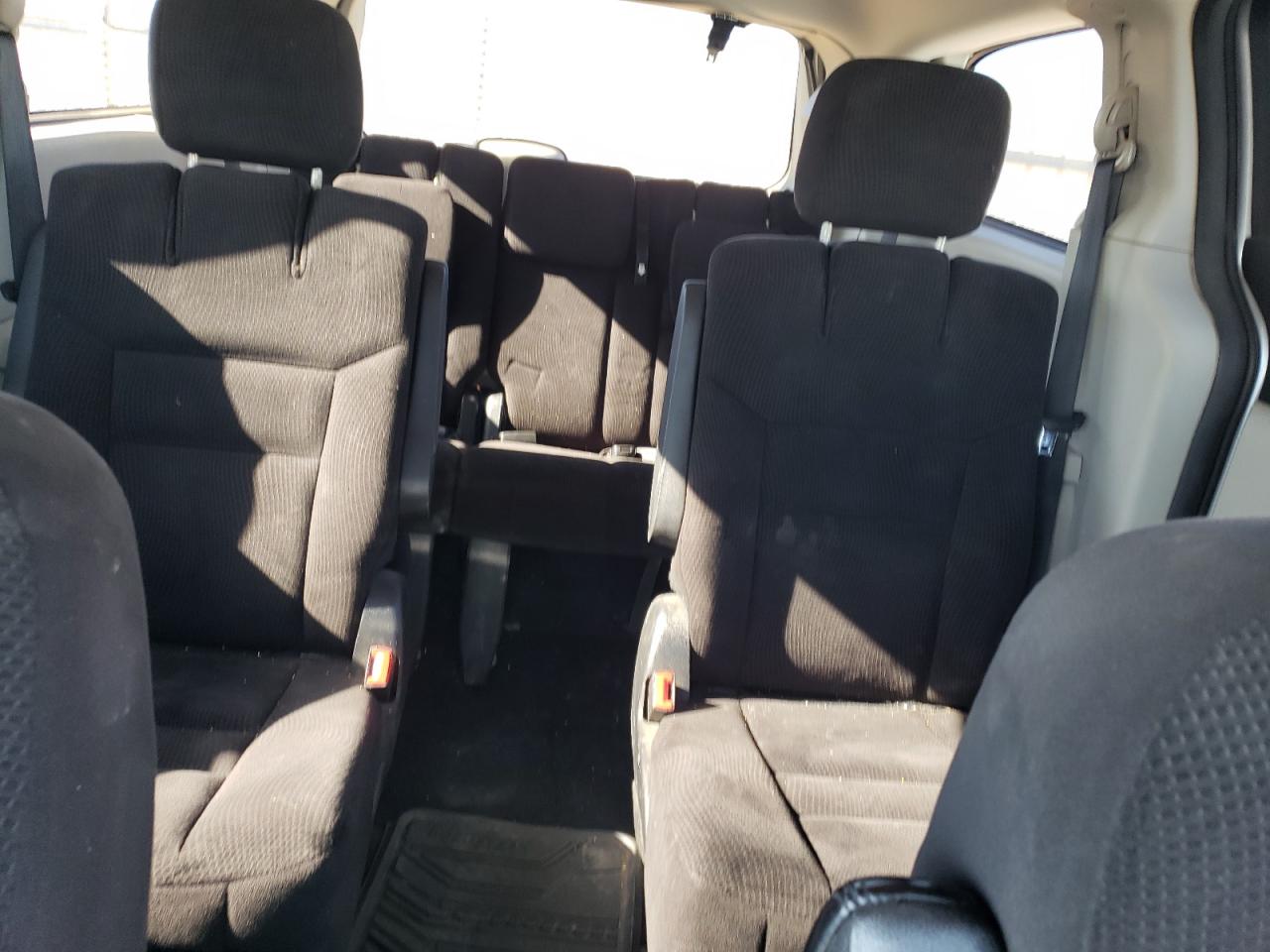 2014 Dodge Caravan - Image 10
