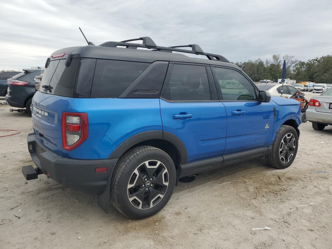 2022 Ford Bronco - Image 3