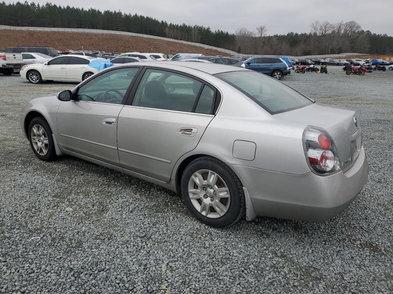 2005 Nissan Altima - Image 2