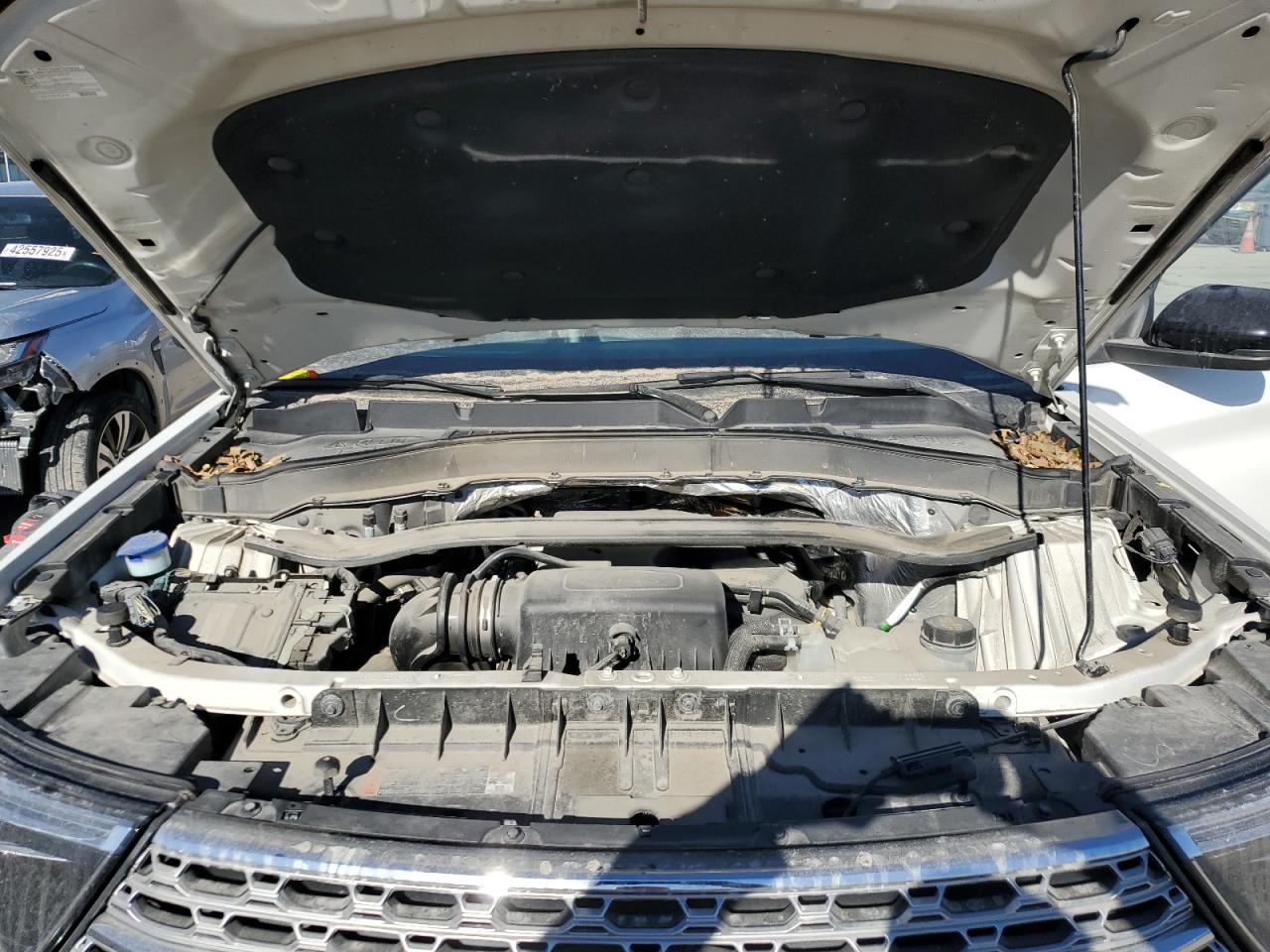 2020 Ford Explorer - Image 12