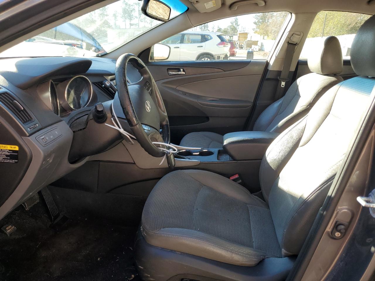 2011 Hyundai Sonata - Image 7