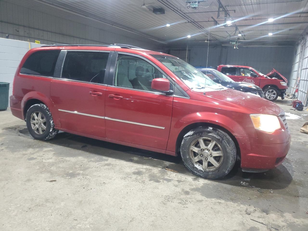 2009 Chrysler Town & Country - Image 4
