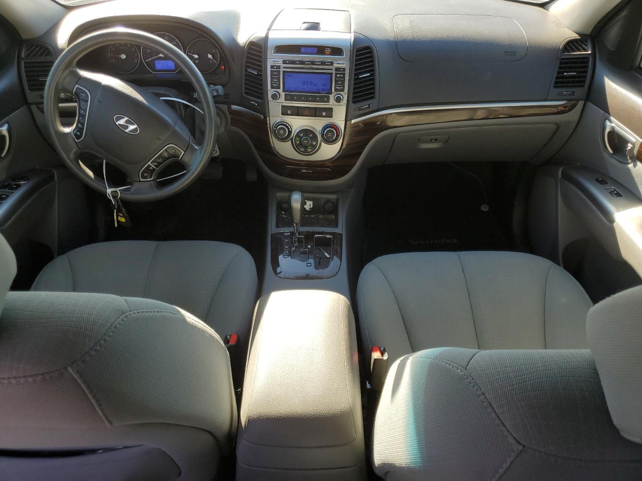 2012 Hyundai Santa Fe - Image 8