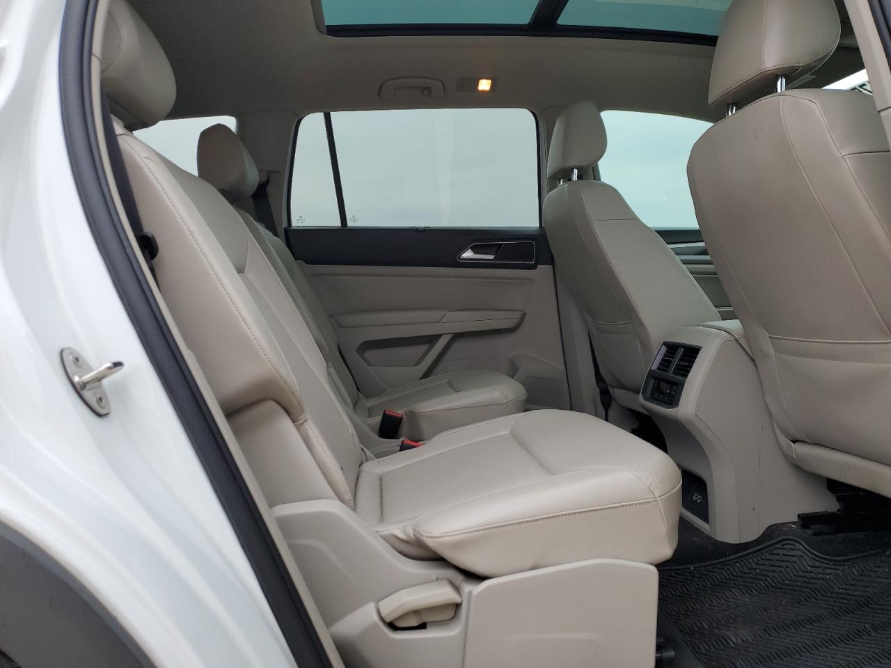 2018 Volkswagen Atlas - Image 11