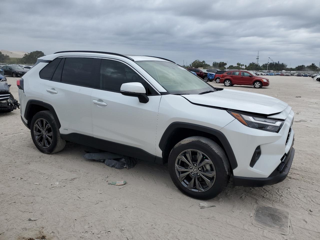 2023 Toyota RAV 4 - Image 4