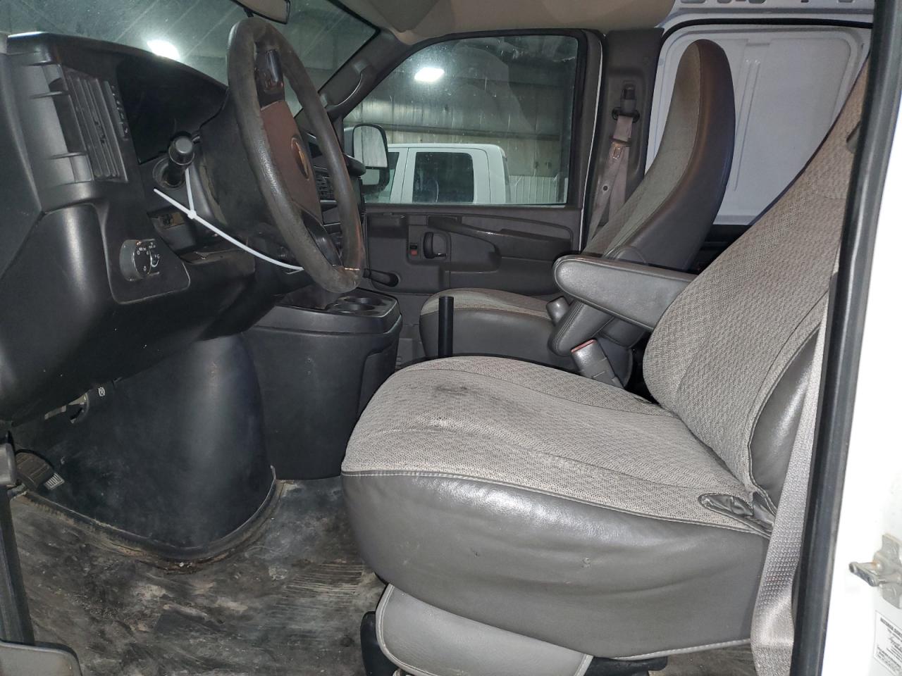 2012 Chevrolet Express - Image 7