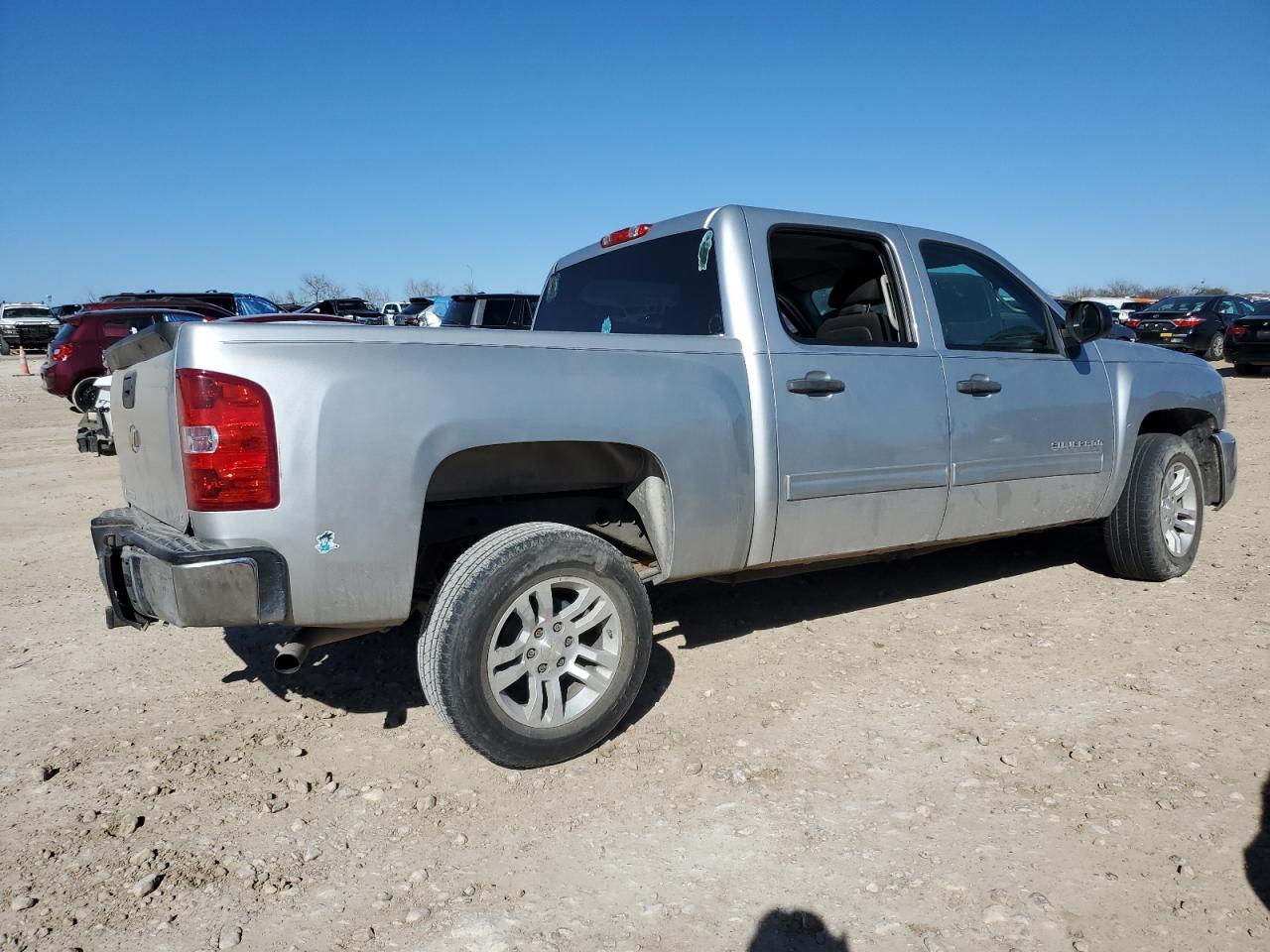 2011 Chevrolet Silverado - Image 3