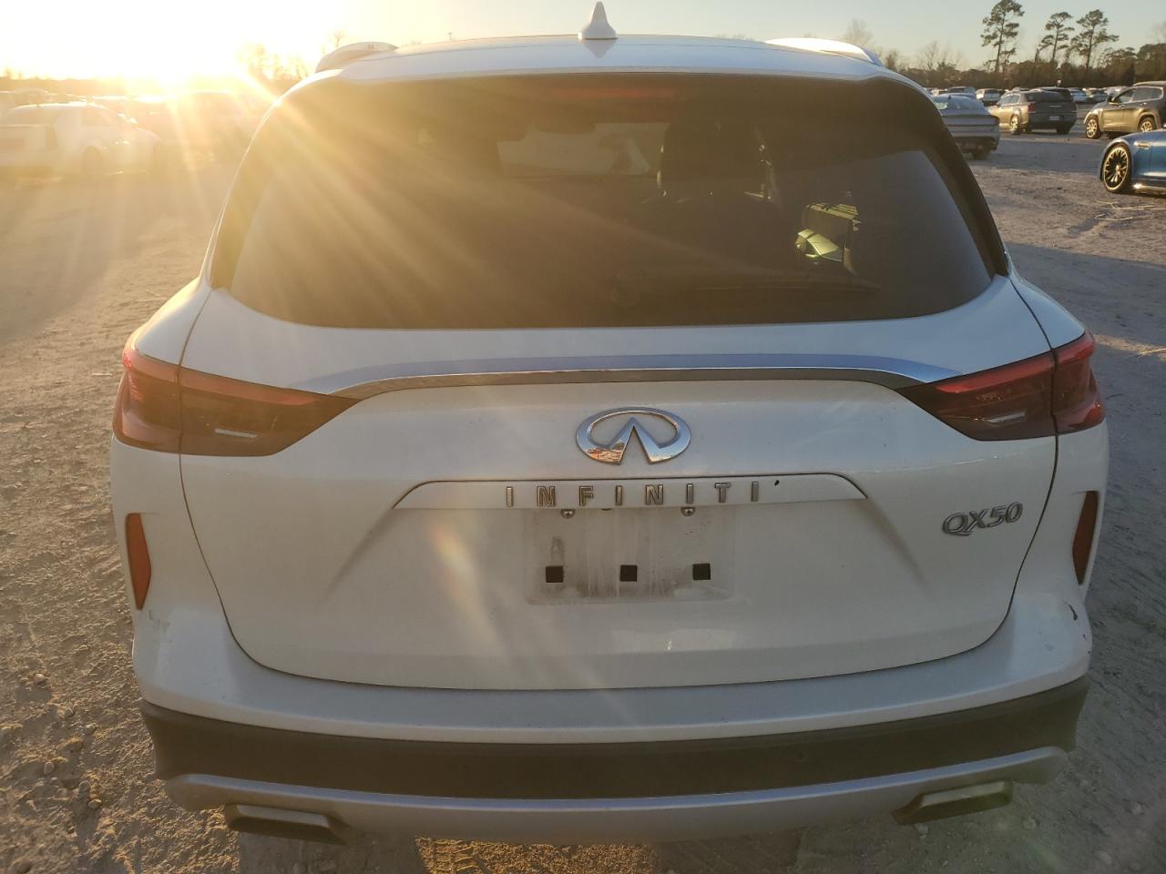 2019 Infiniti QX50 - Image 6