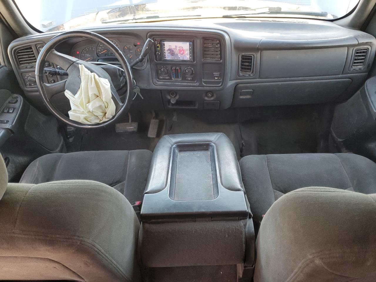 2003 Chevrolet Silverado - Image 8
