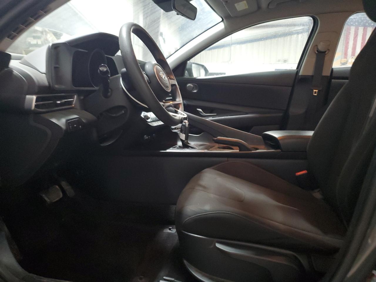2023 Hyundai Elantra - Image 7