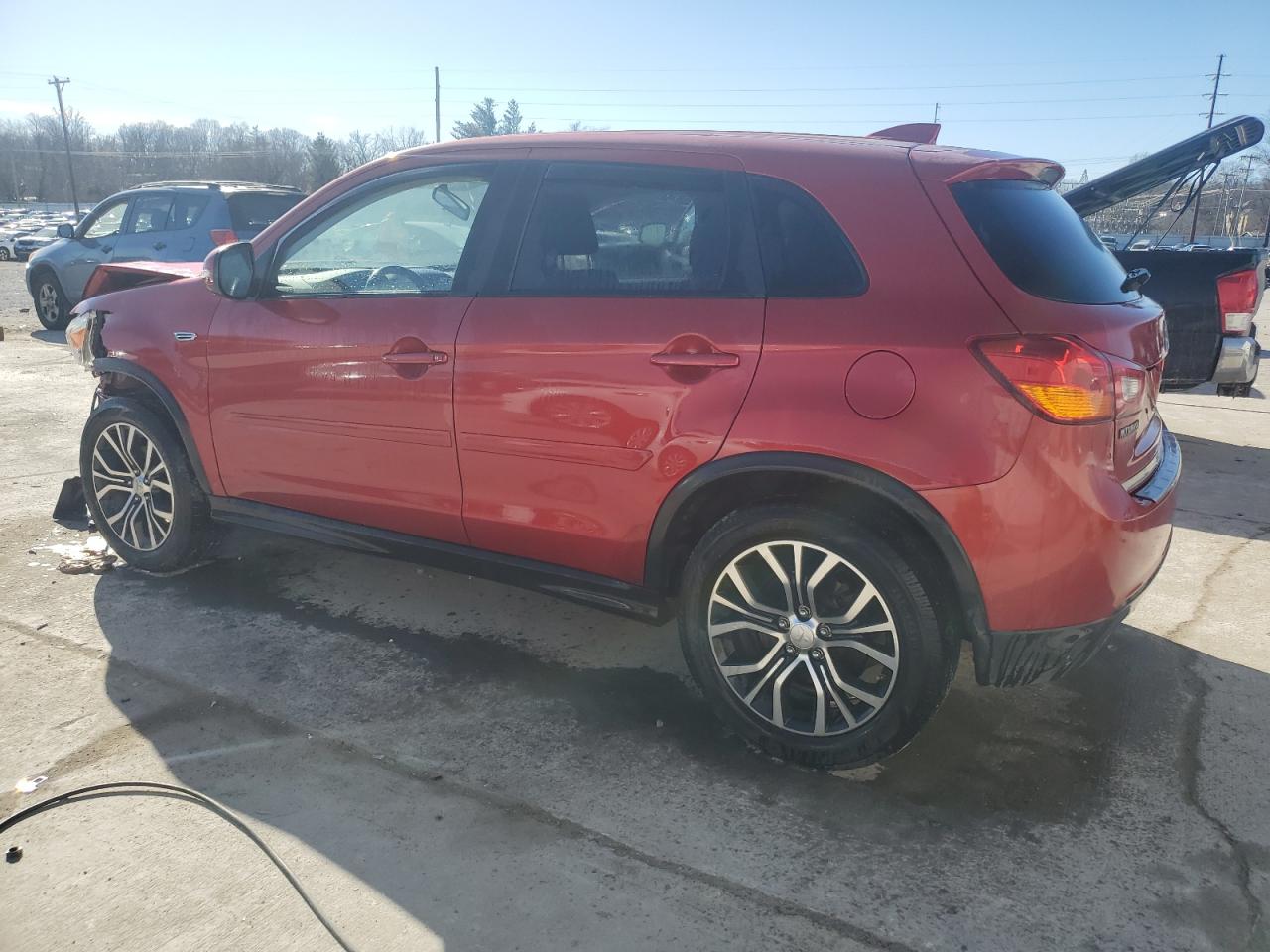 2017 Mitsubishi Outlander - Image 2