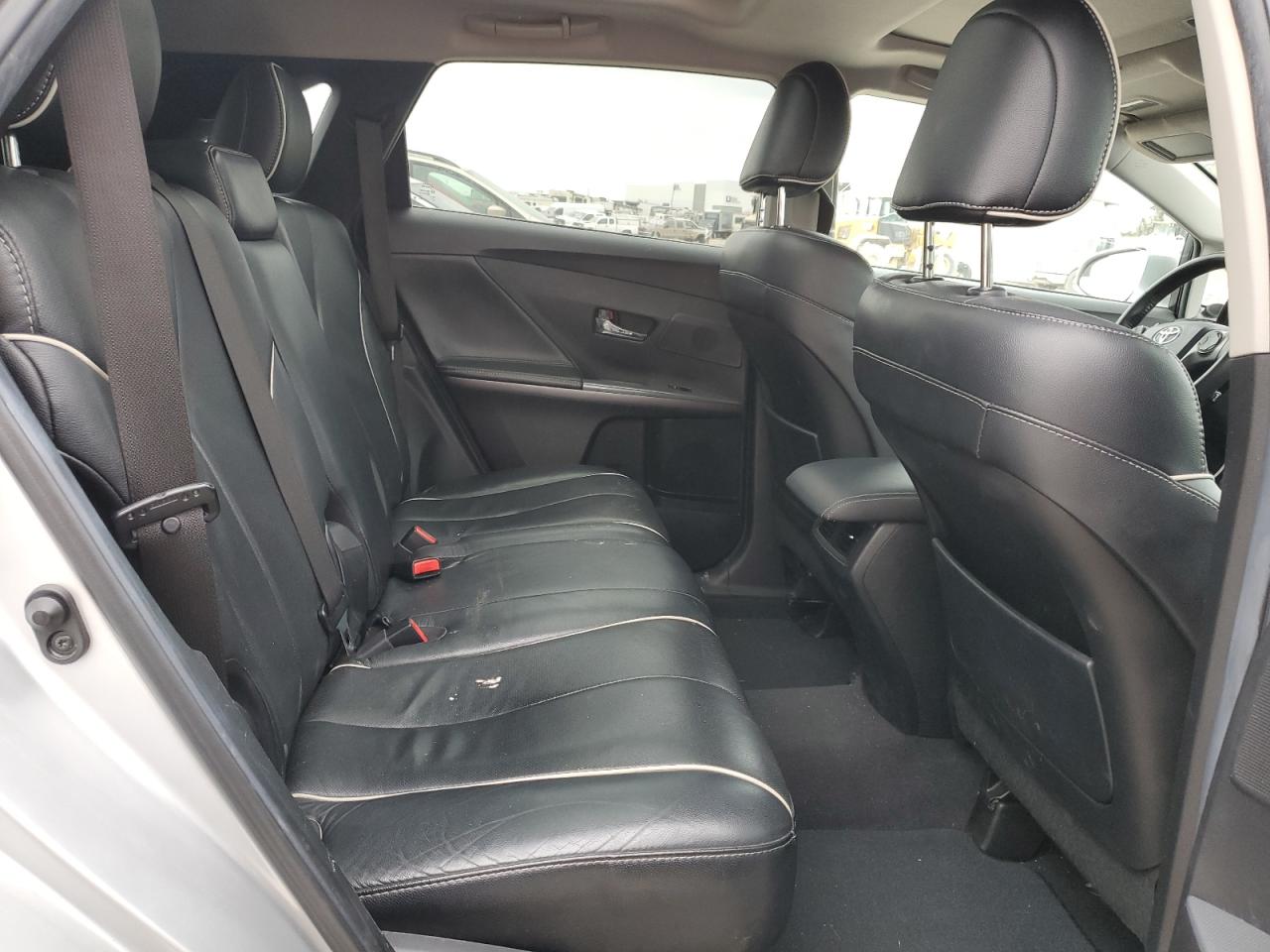 2013 Toyota Venza - Image 11