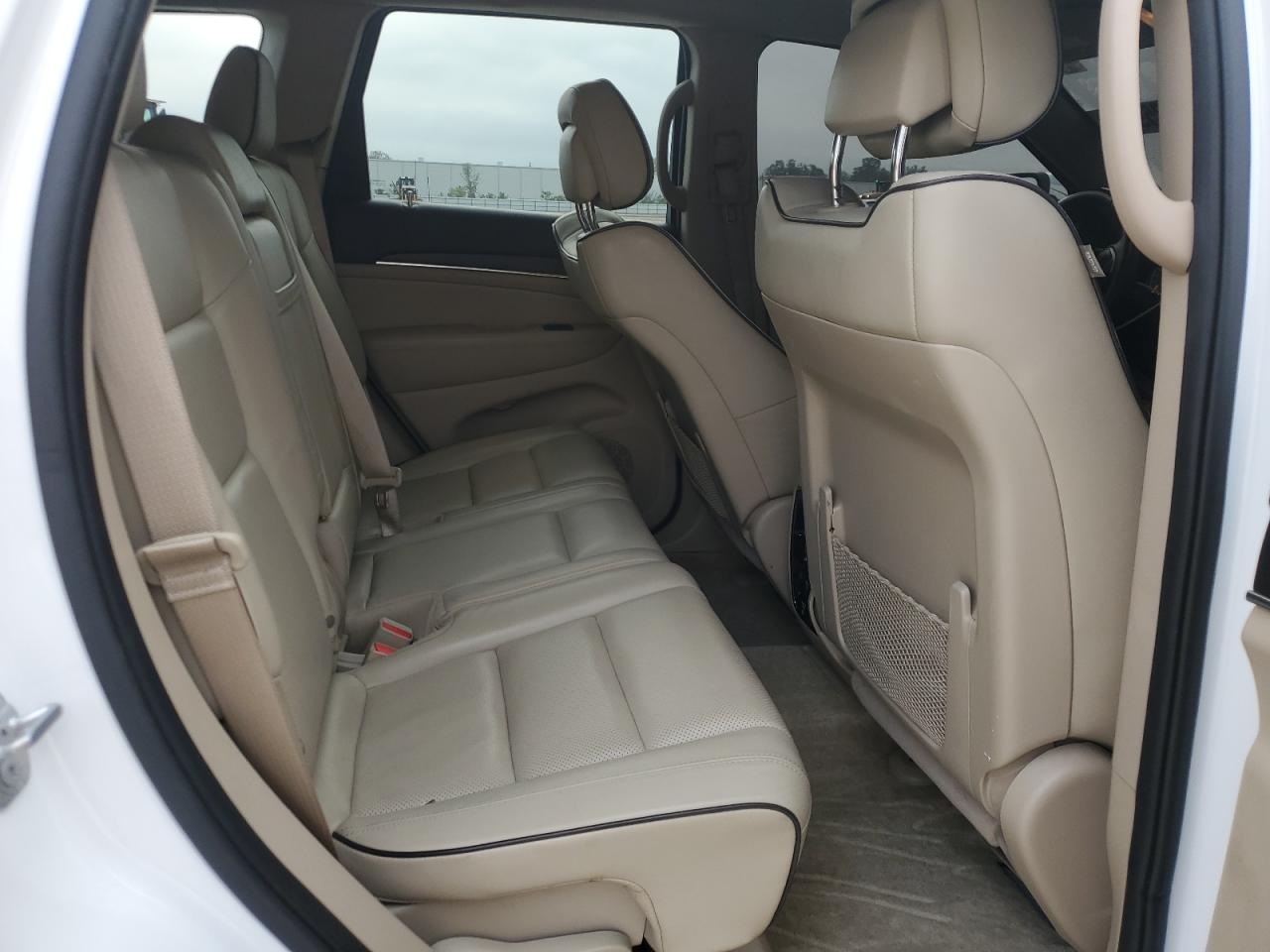 2019 Jeep Grand Cherokee - Image 11