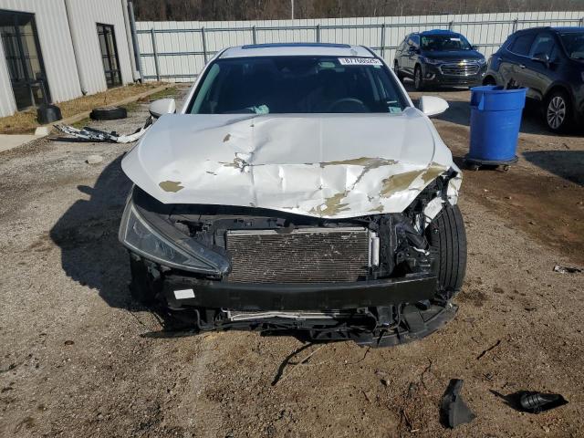  HYUNDAI ELANTRA 2020 Белый