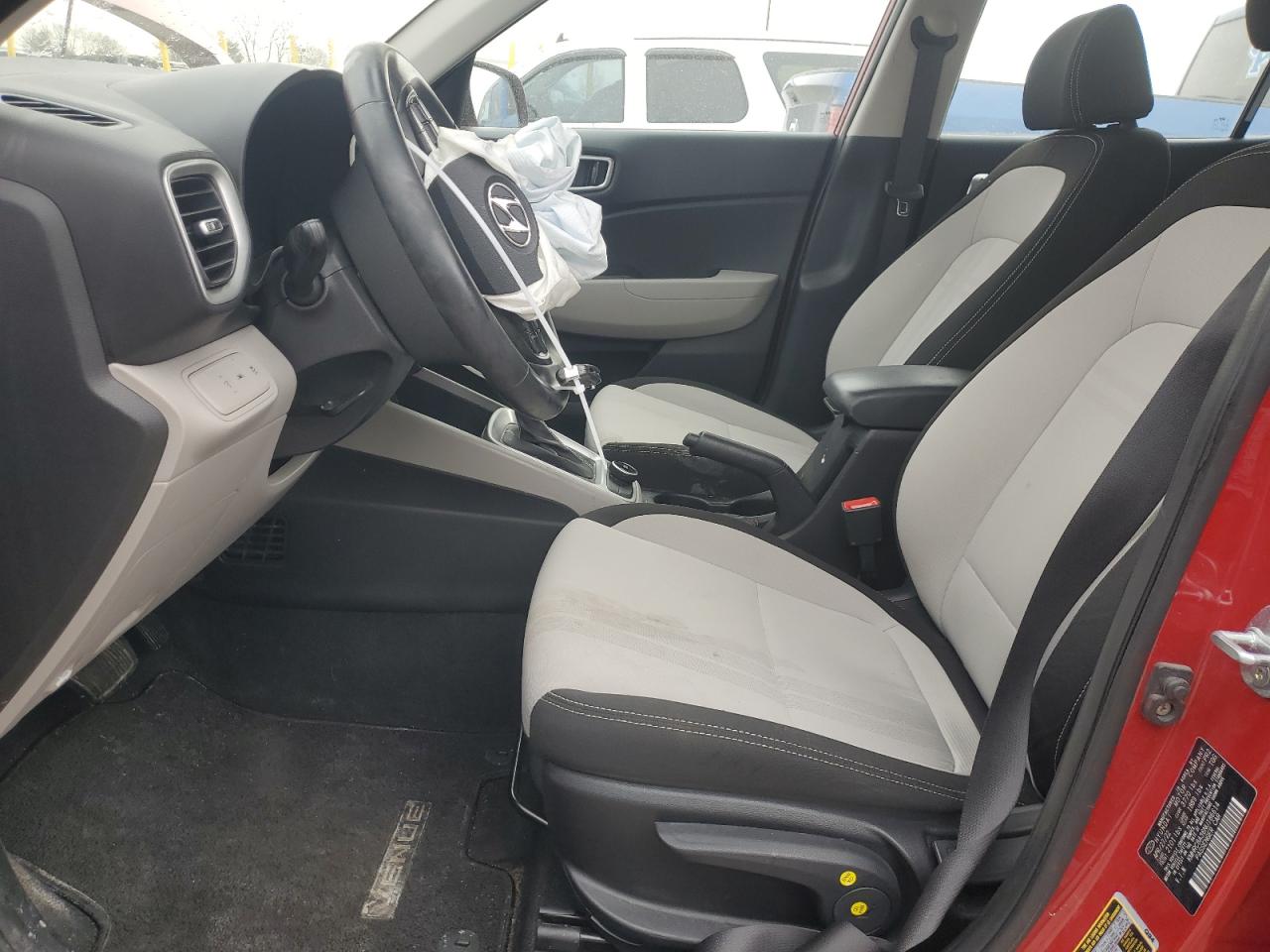 2022 Hyundai Venue - Image 7