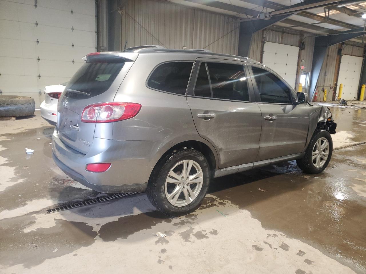 2011 Hyundai Santa Fe - Image 3