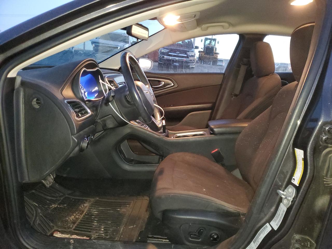 2015 Chrysler 200 - Image 7