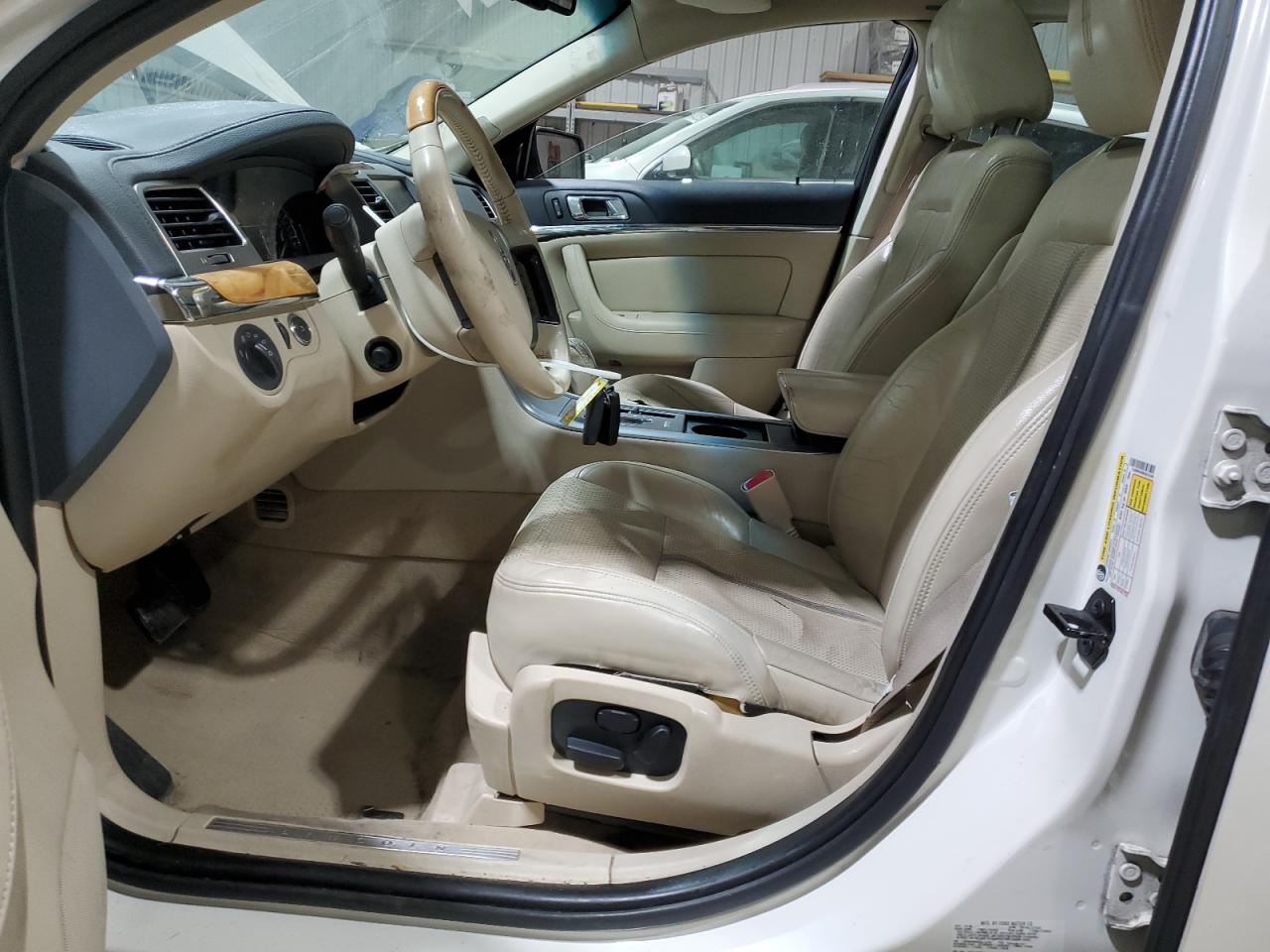 2009 Lincoln MKS - Image 7