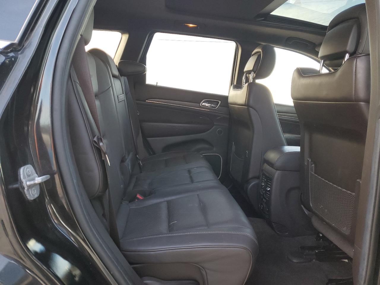 2014 Jeep Grand Cherokee - Image 11