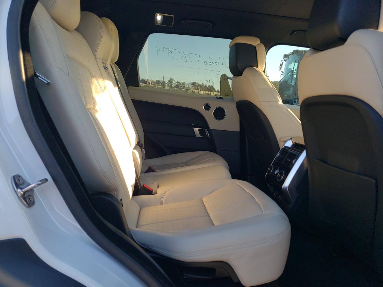 2019 Land Rover Range Rover - Image 11