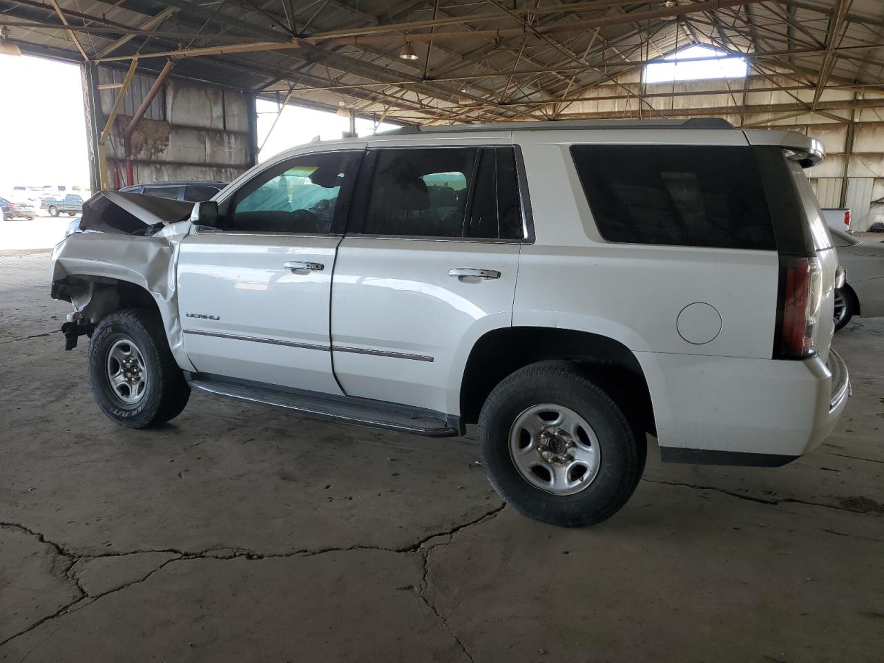 2017 GMC Yukon - Image 2