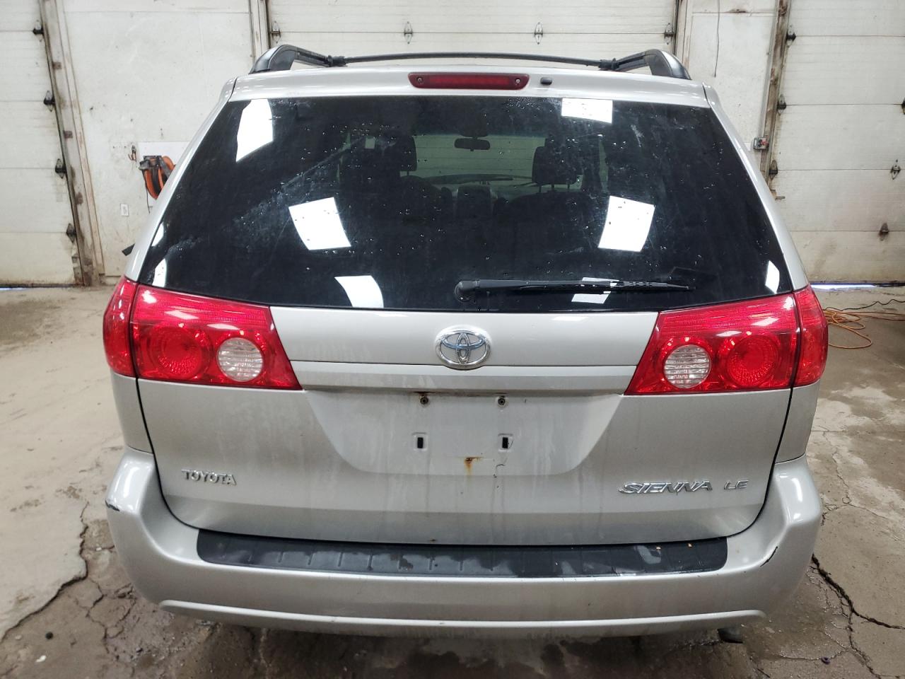 2008 Toyota Sienna - Image 6