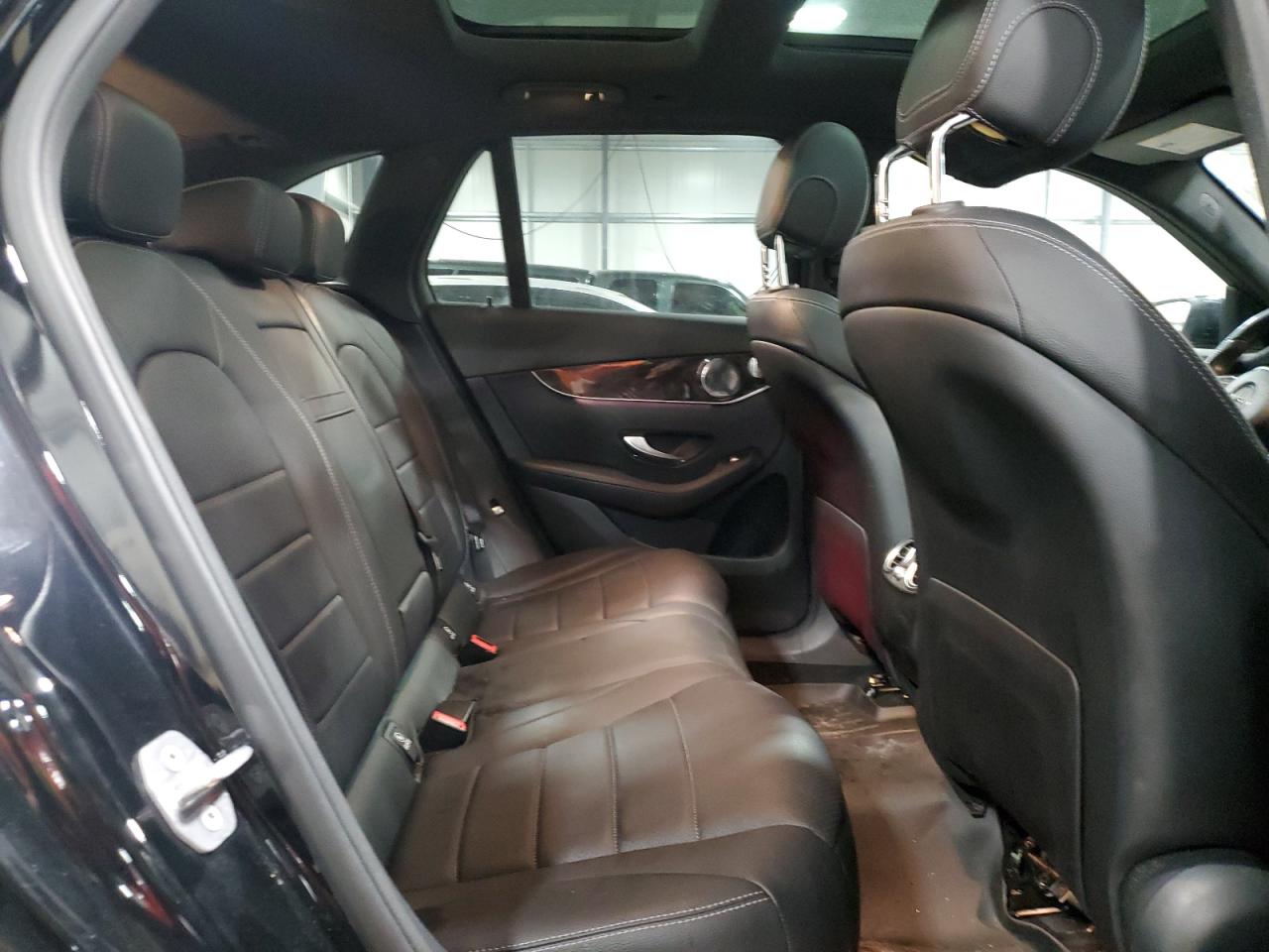 2017 Mercedes-Benz GLC - Image 11