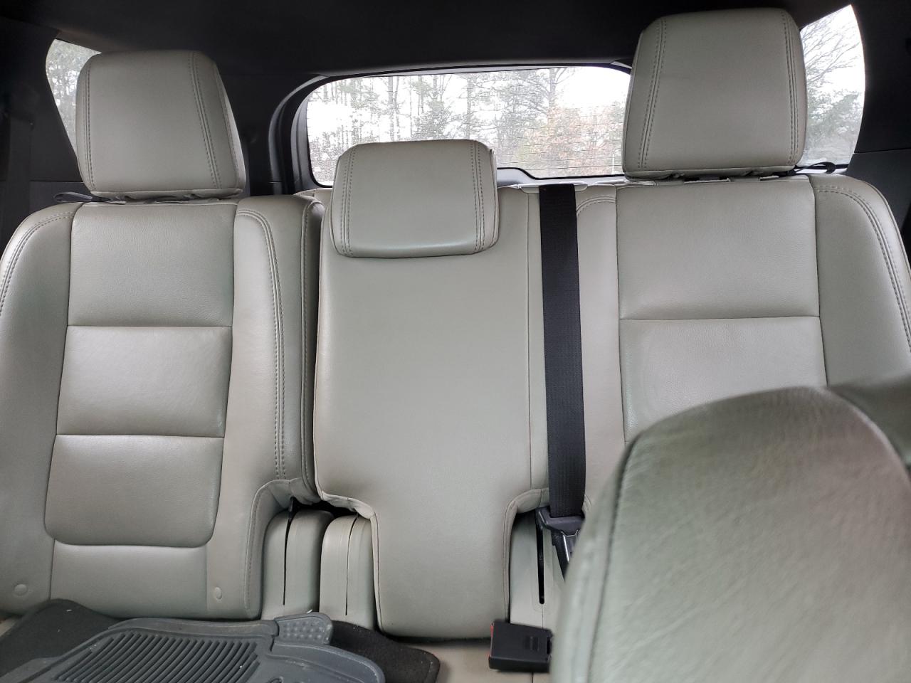 2013 Ford Explorer - Image 10
