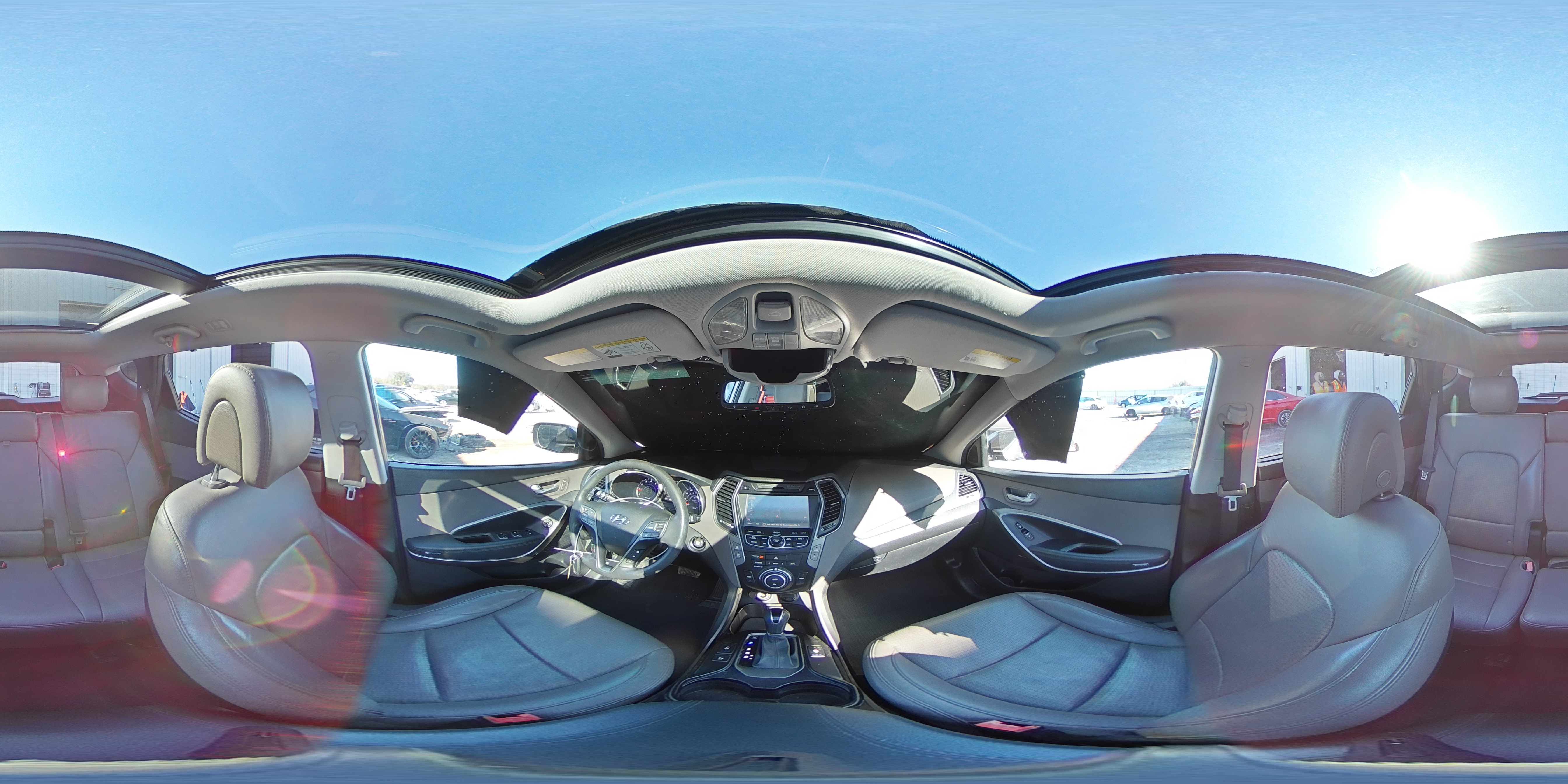 2016 Hyundai Santa Fe - Image 15