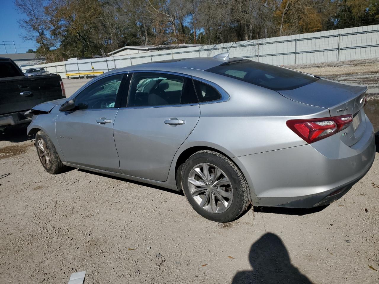 2021 Chevrolet Malibu - Image 2