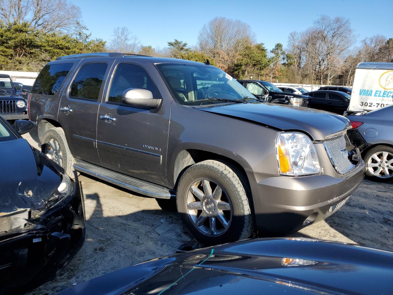 VIN 1GKS2EEFXER221349 2014 GMC YUKON no.4