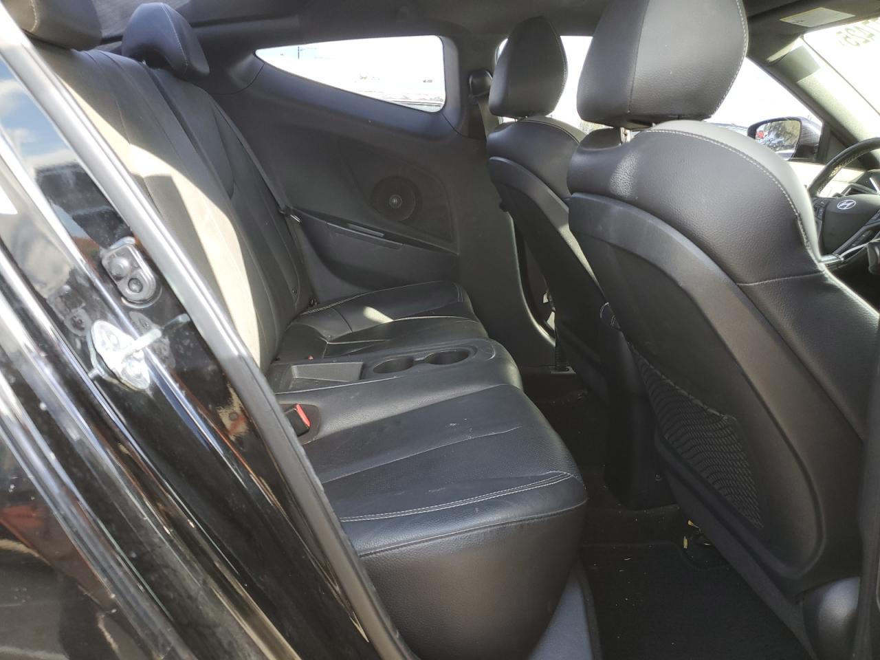 2016 Hyundai Veloster - Image 10