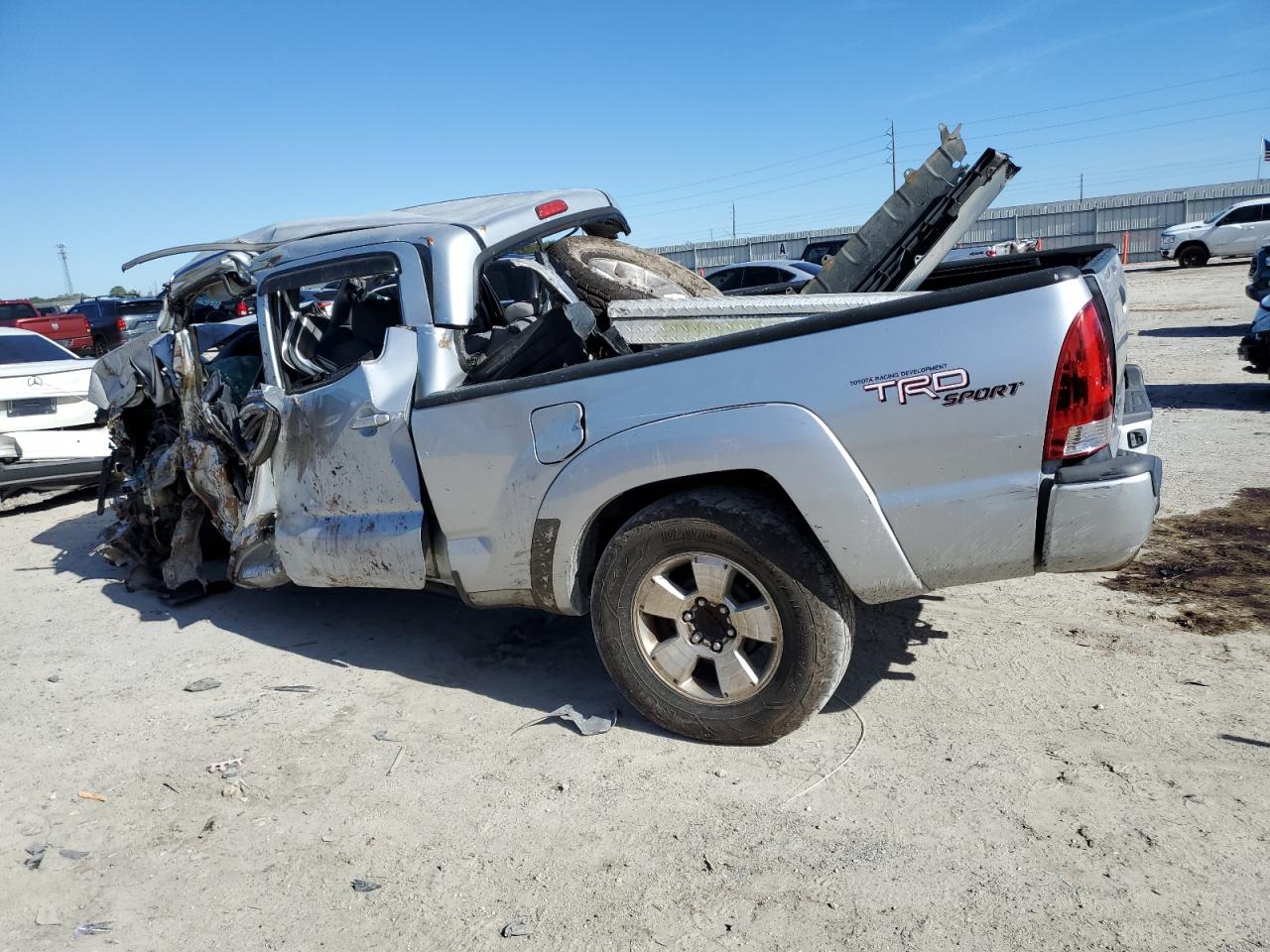 2008 Toyota Tacoma - Image 2