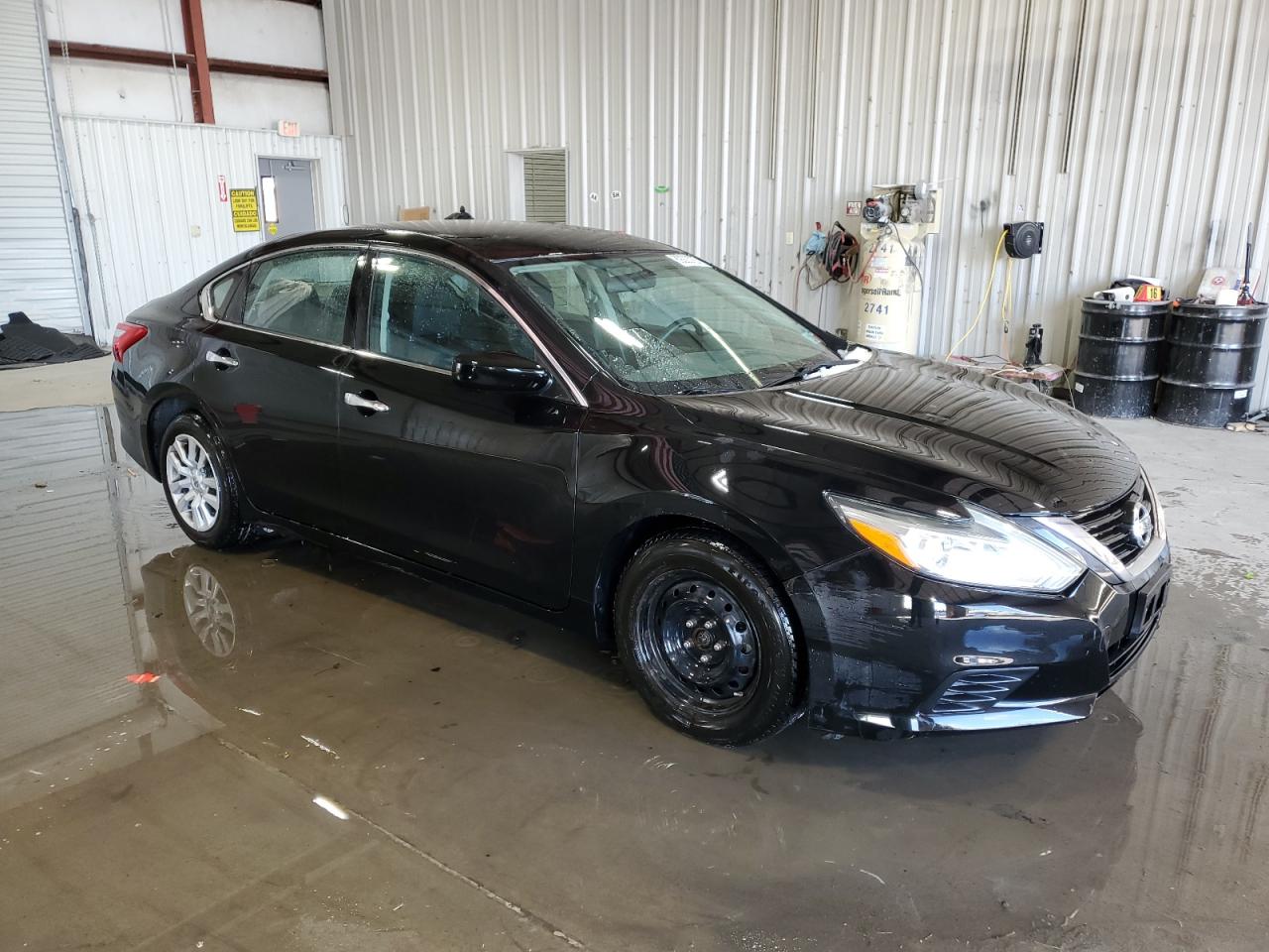 2017 Nissan Altima - Image 4