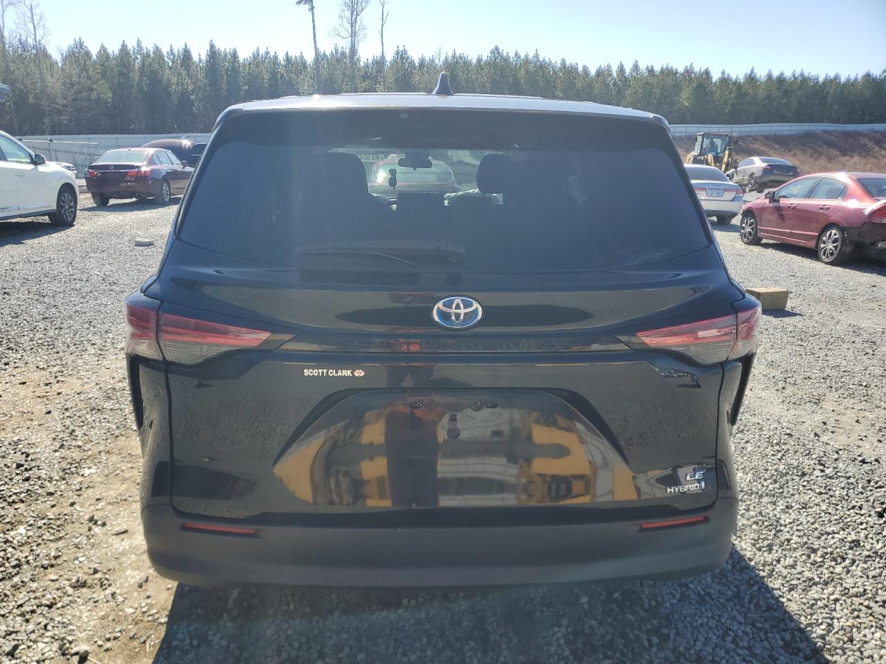 2021 Toyota Sienna - Image 6