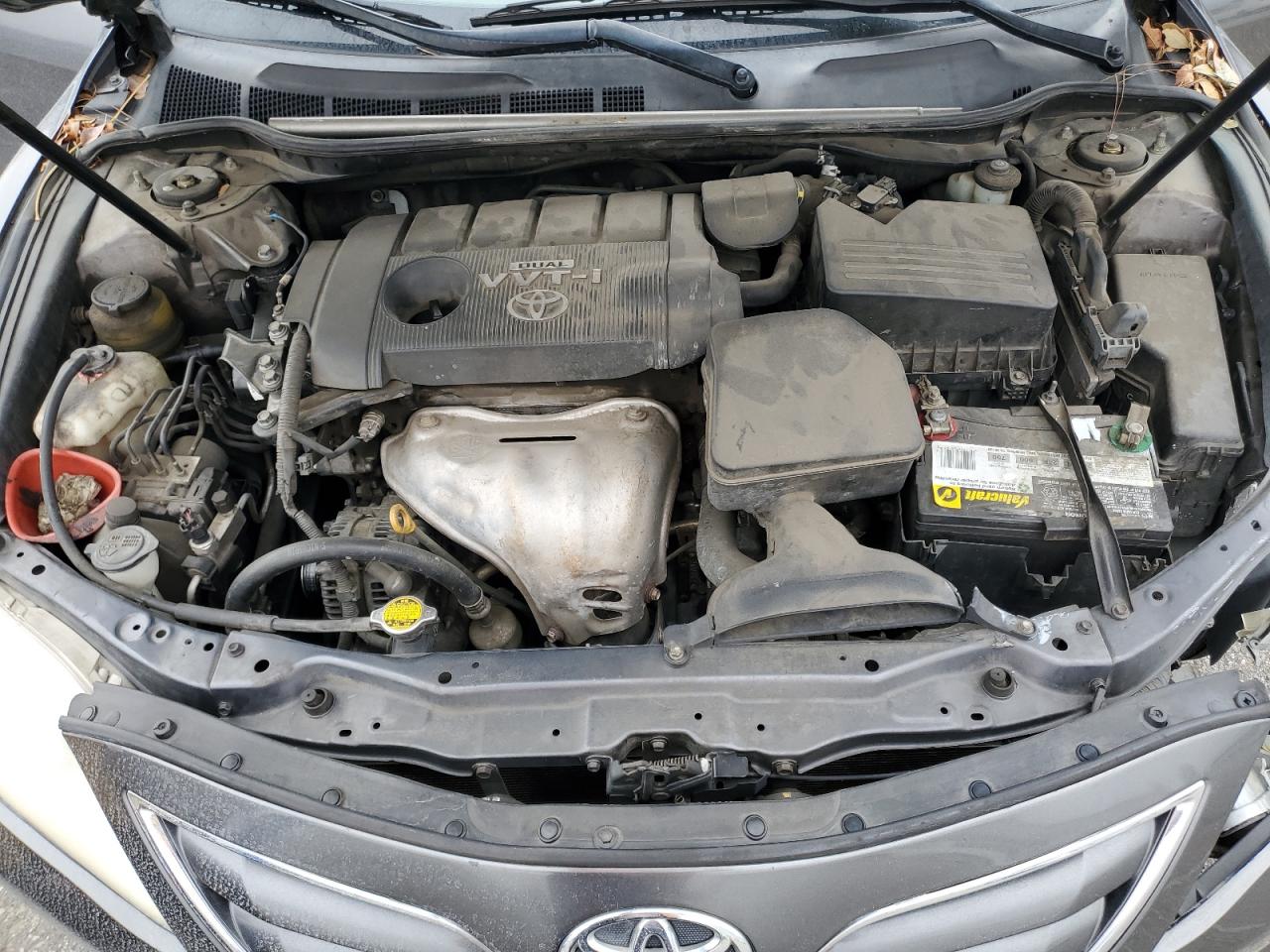 2010 Toyota Camry - Image 12
