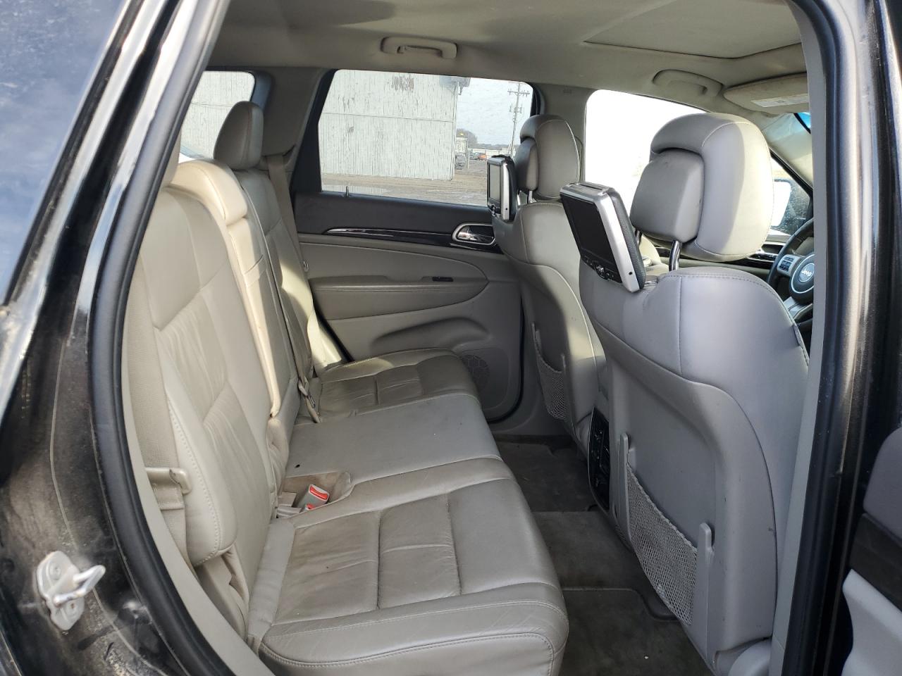 2012 Jeep Grand Cherokee - Image 11