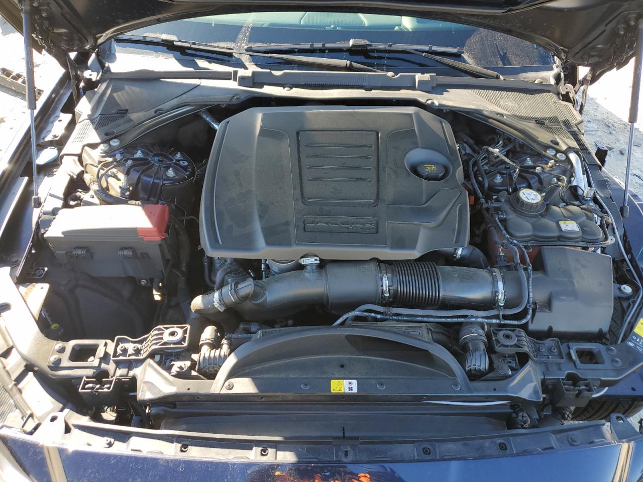 2022 Jaguar XF - Image 11