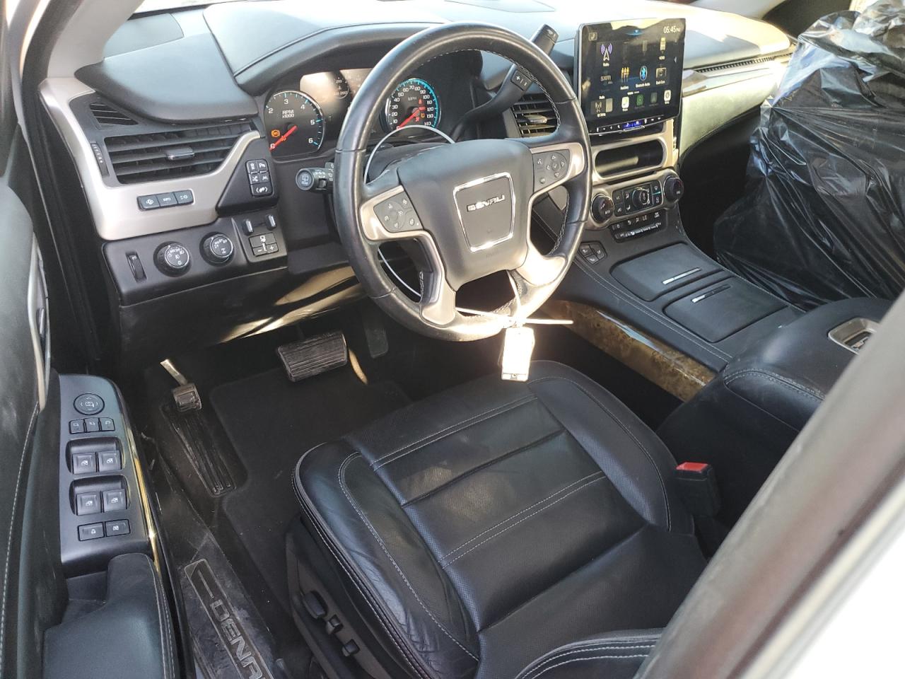 2017 GMC Yukon - Image 8