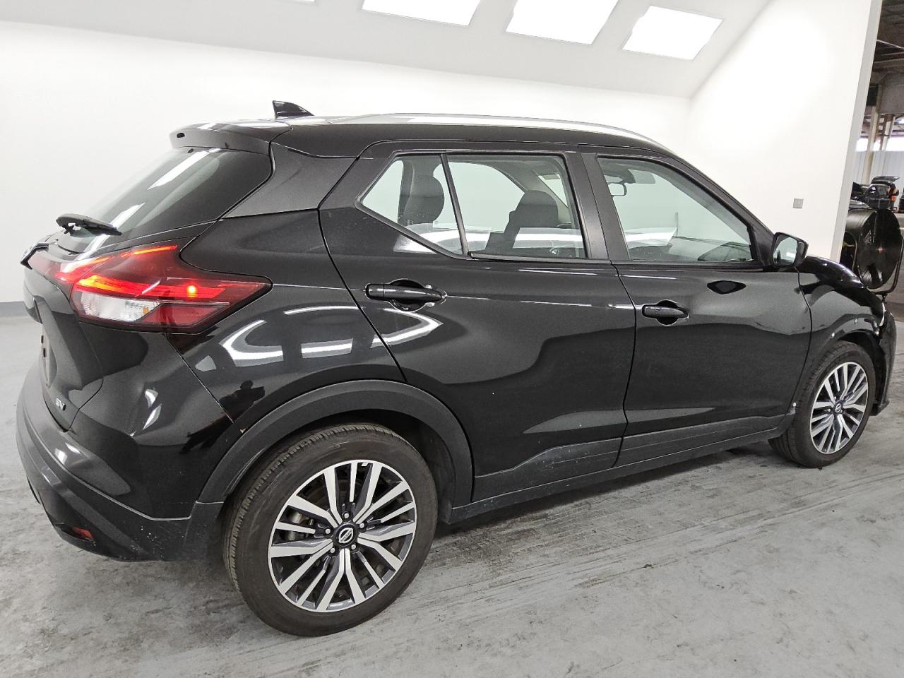 2021 Nissan Kicks - Image 3