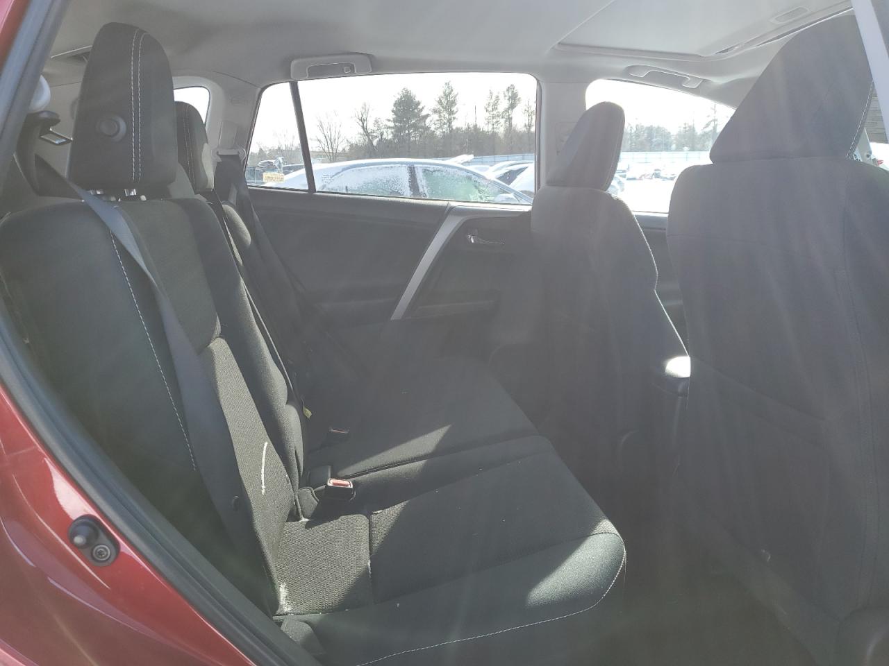 2016 Toyota RAV 4 - Image 11