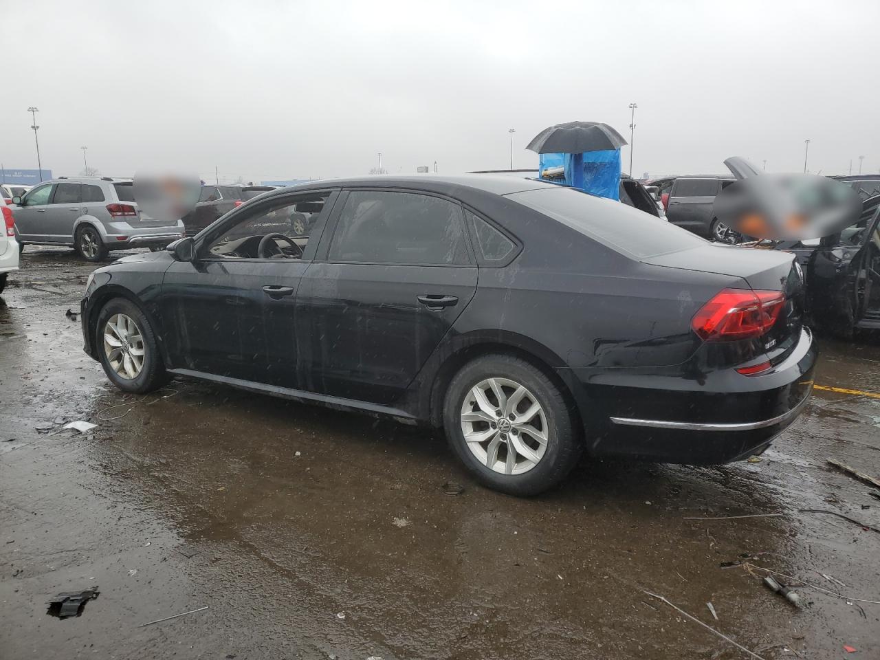2018 Volkswagen Passat - Image 2